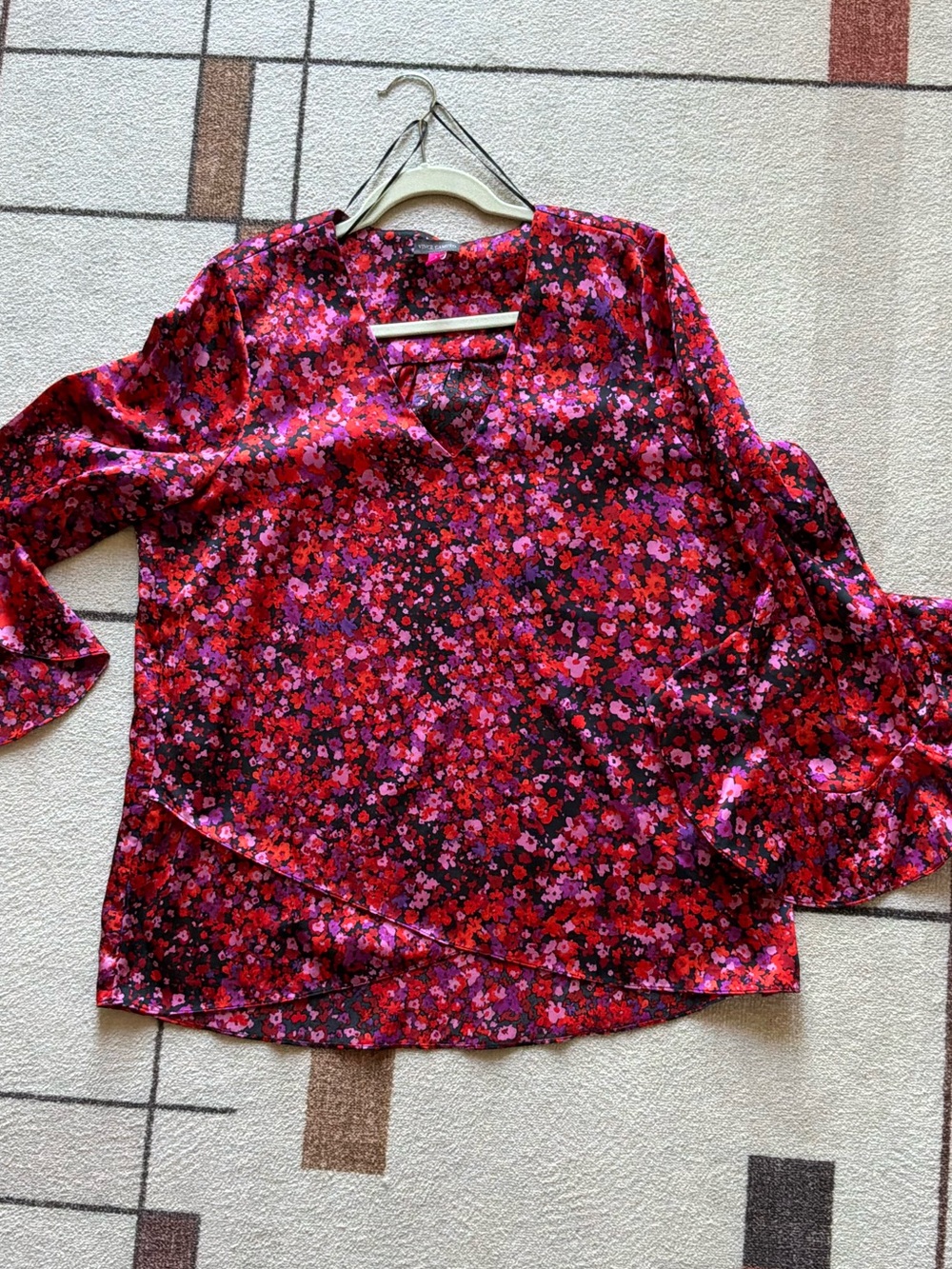 Vince Camuto Floral V-Neck Blouse in Red and Pink Large